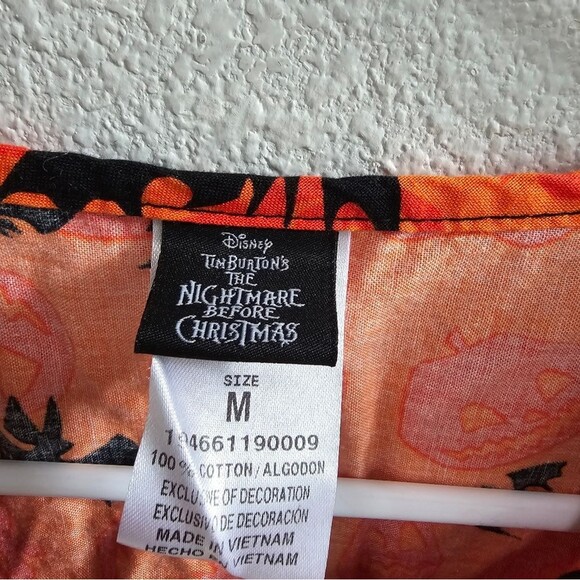 Disney's Night before Christmas scrub top size medium - Picture 3 of 3